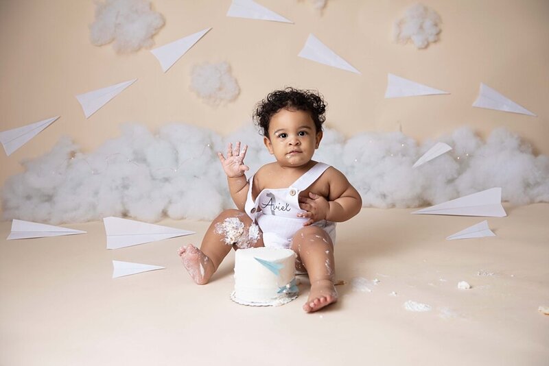 Cake Smash with paper airplanes