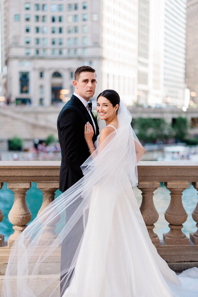 stunning wedding photos in chicago