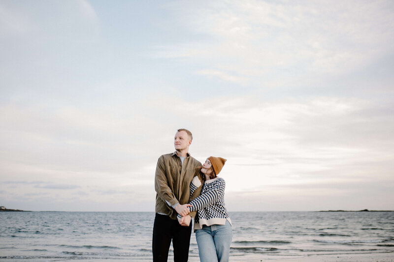 crescent-beach-portland-maine-couples-photographer-13