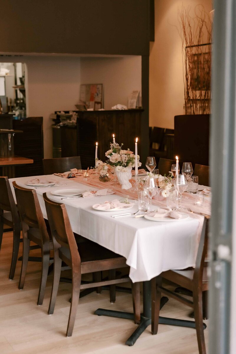 Beautiful table setting at Thyme Palo Alto