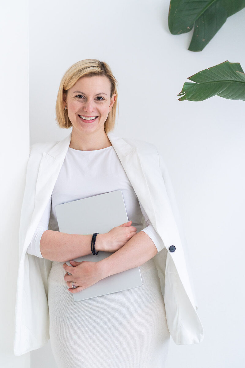 2024-11_Iva-Pagnoux-web-vyber-brand-foceni-25