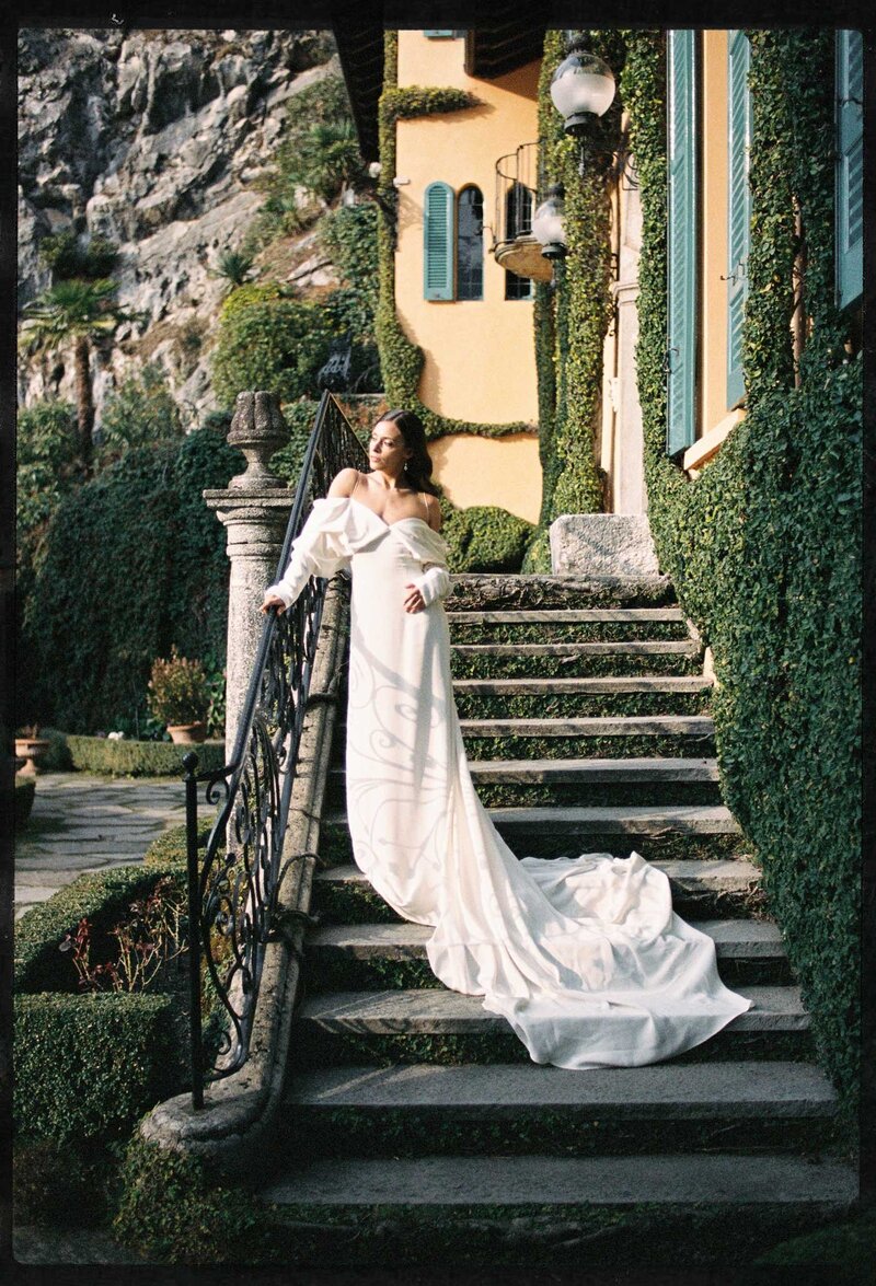 film wedding photographer lake como 35mm vintage oldmoney style villa del balbianello vila balbiano