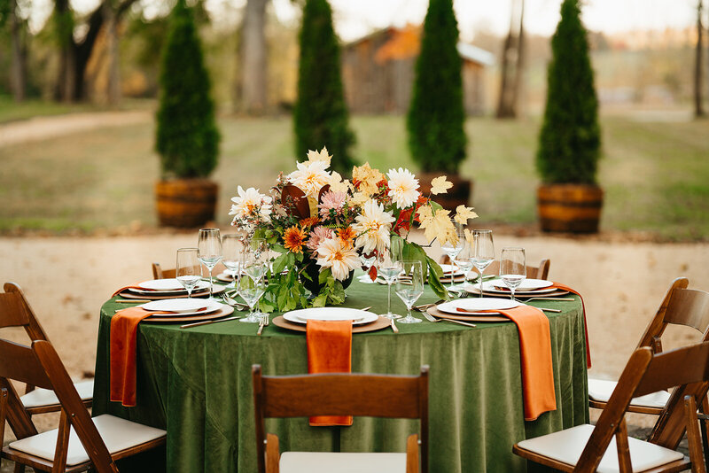 Heartland of Versailles- Outdoor Wedding Venue in Kentucky - Fall Tablescape