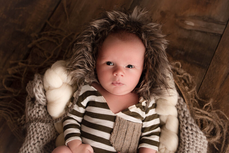 Appleton Newborn Photo awake baby in prop in studio | Glory Be Photo by Tara Bos