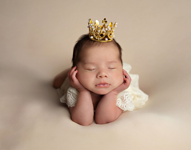 newbornbabyboynewfamilynewbabybestphotographertudiofamilybirthdaynewbornboyamilynewborngirlfirstbirthdayportraiturephotographystudioportraitsnewborngirlboyfamilyEvaMaganaPhotographychildphotographer (22 of 43)