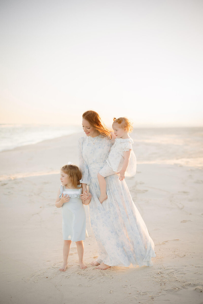 okc mom near lake hefner with her daughters