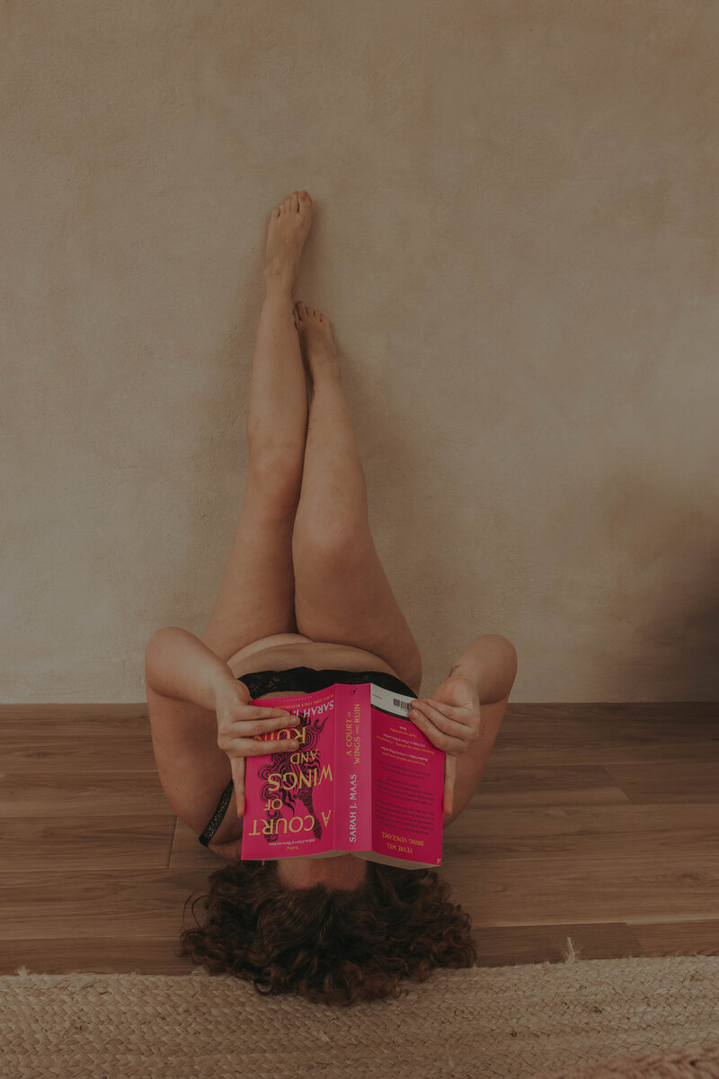 Plus-Size-Boudoir-Poses-67