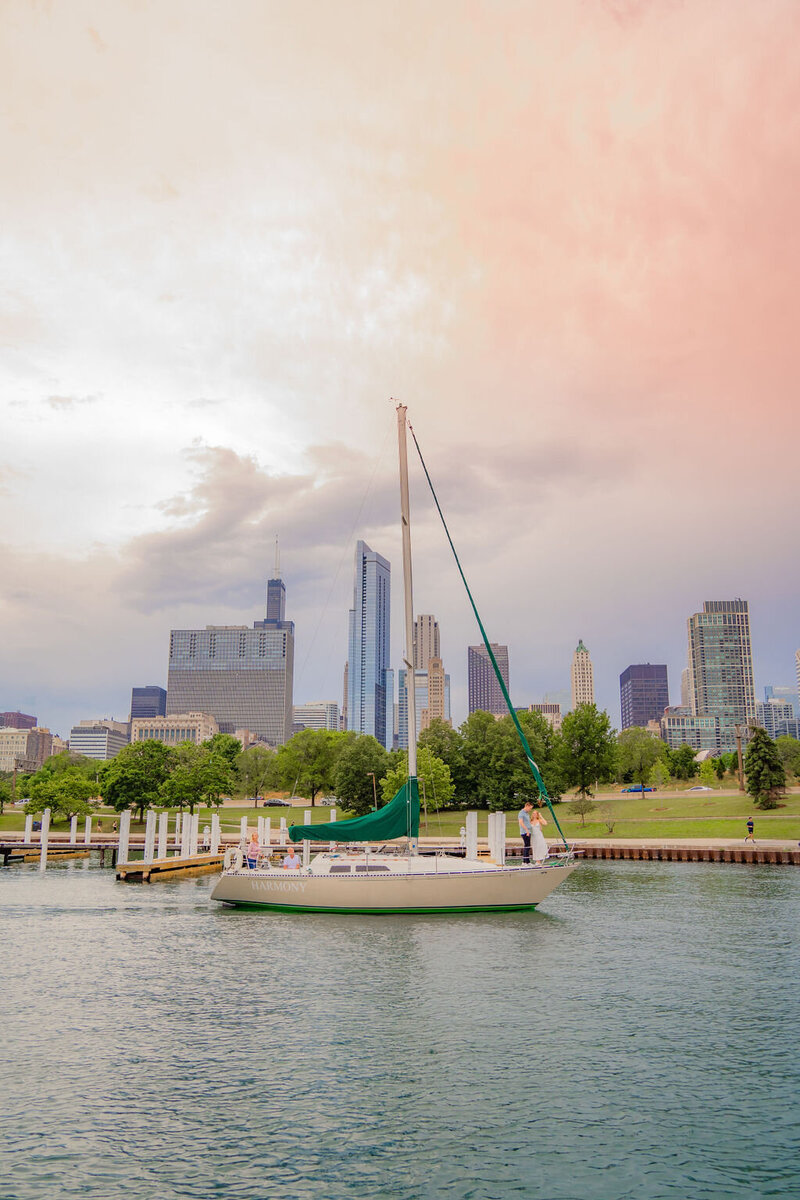 chicago-sailboat-engagement-session (14)
