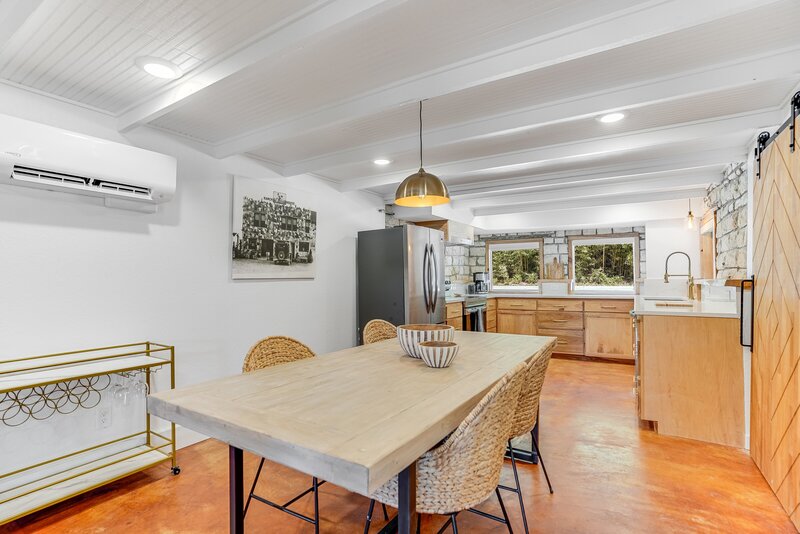 05-Breakfast Area