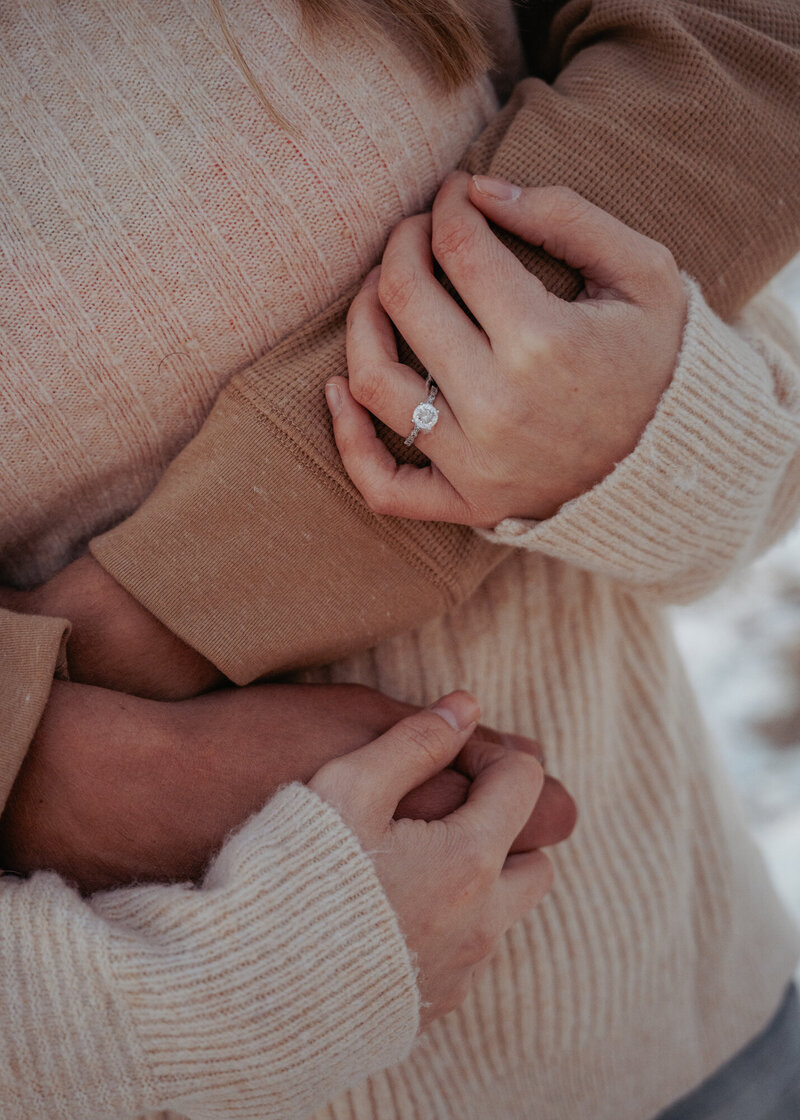 couple kissing