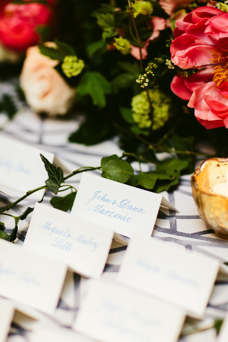 Escort-cards-bien-fait-calligraphy-wedding