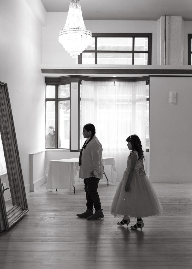 TheAvenueRoom_Wedding_Saskatoon_KaylaCassidyPhotography-39