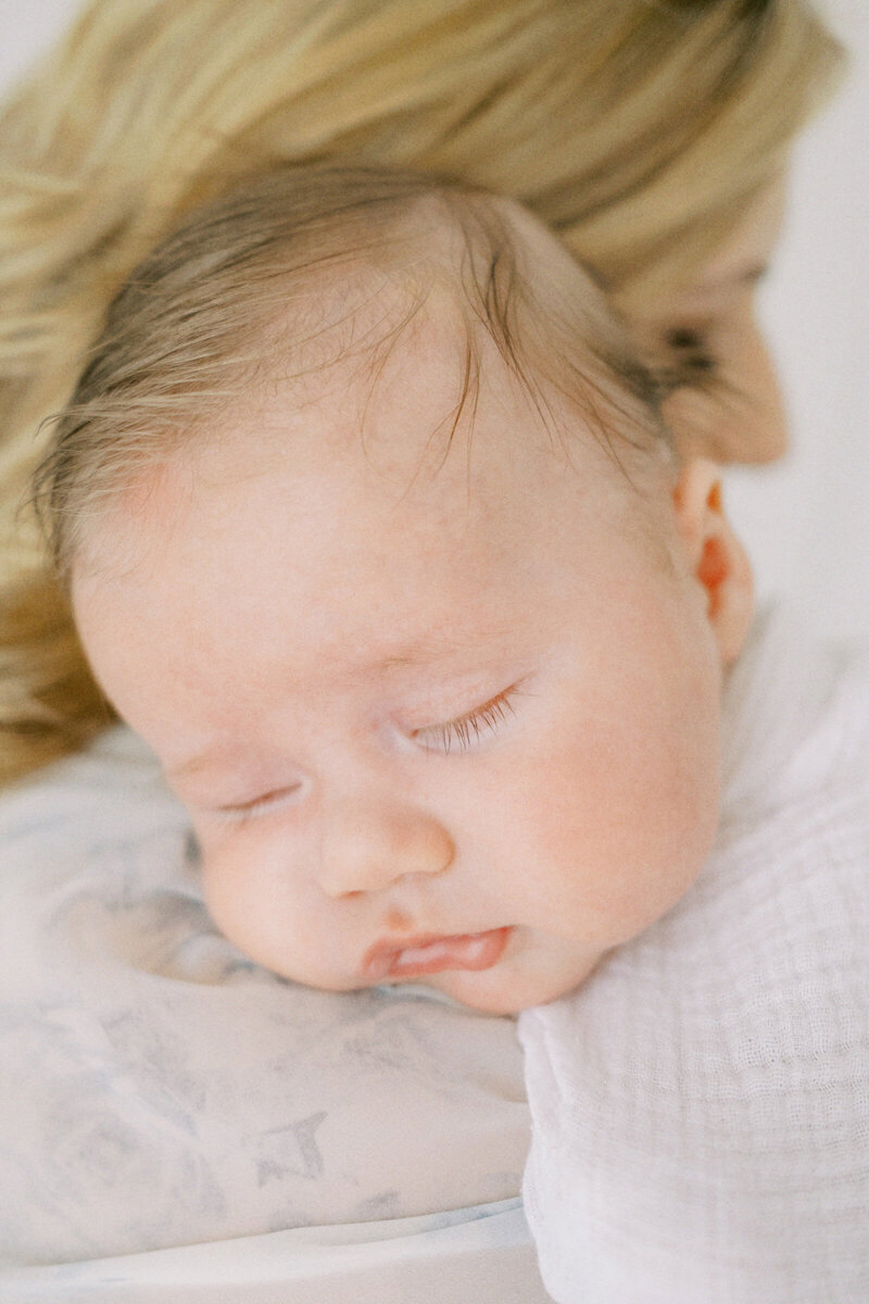 Newborn Photographer in Medina Ohio near Cleveland
