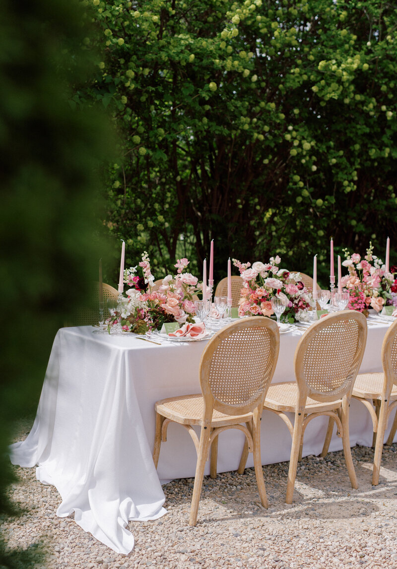 garden party wedding flowers, garden party wedding, garden party trend | Reverie Floristry