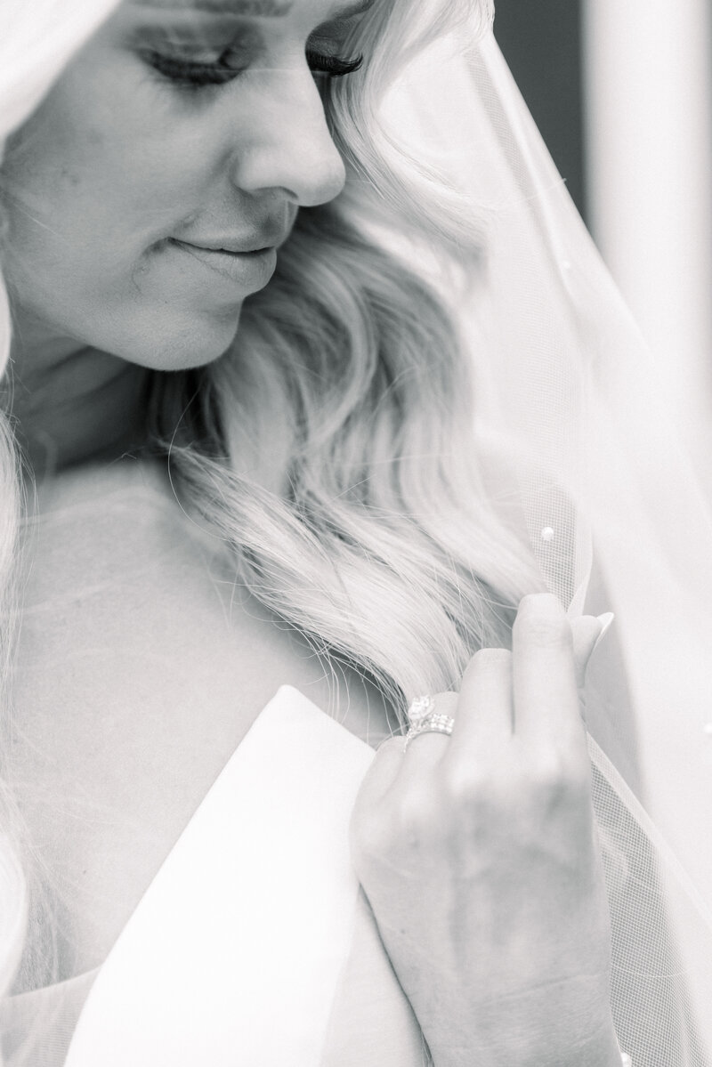 sarah-elizabeth-studio-ohio-wedding-photographer-hardy-wedding-dayton-art-institute-sneak-peeks-37