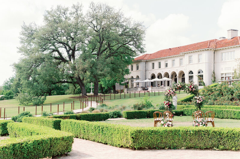 Spring wedding Commodore Perry Estate in Austin ceremony in the sunken garden 