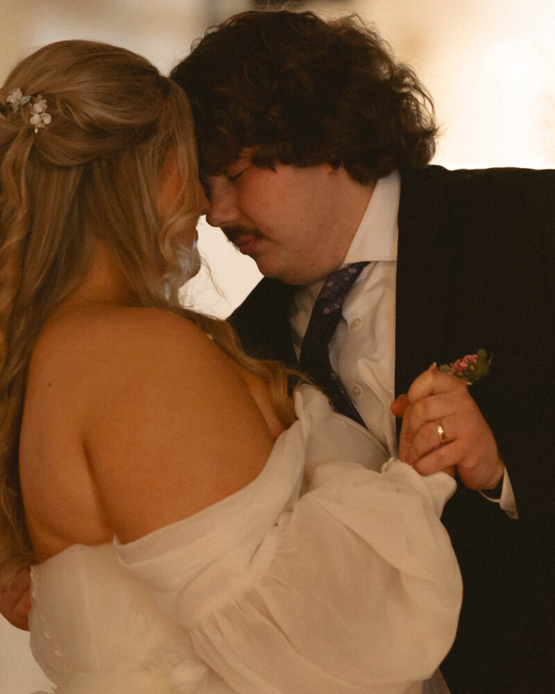 emotional-first-dance-catholic-wedding-mo00001