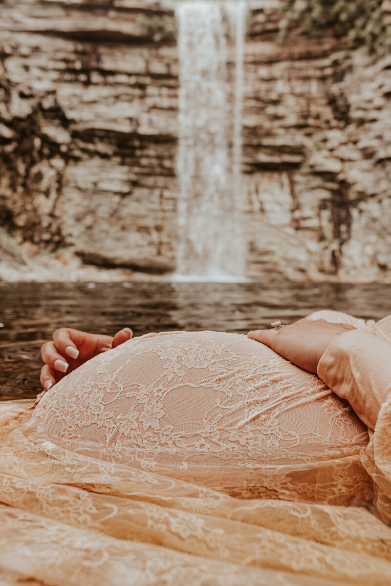 Maternity-photoshoot-minnewaska-ny-love-to-lems-photography (42)