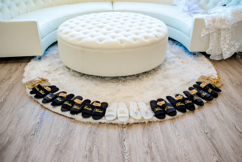 Knotting-hill-place-dallas-wedding-planner-swank-soiree-teshorn-jackson-photography-slippers-bridal-suite
