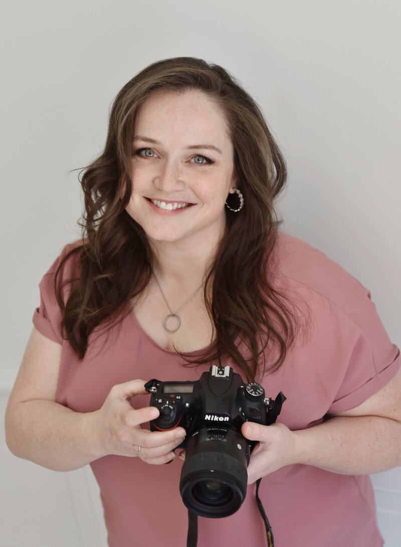 picture of Carla Bagley holding a camera