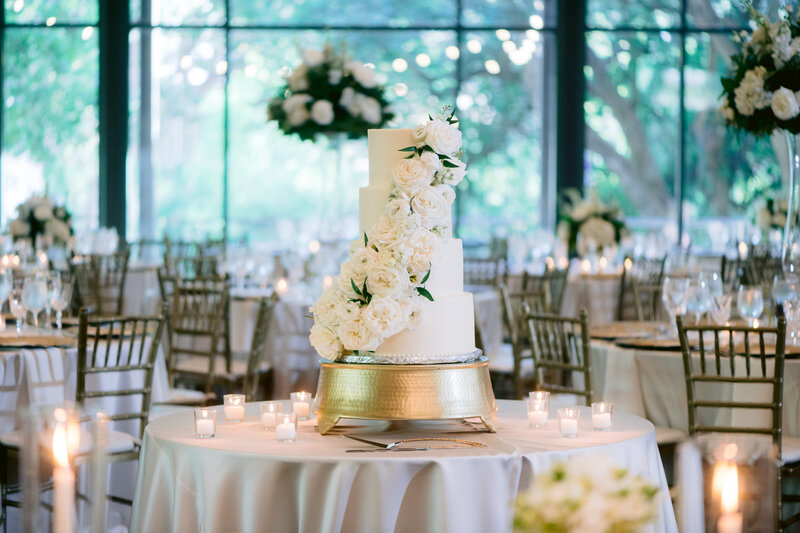 impressive wedding cake