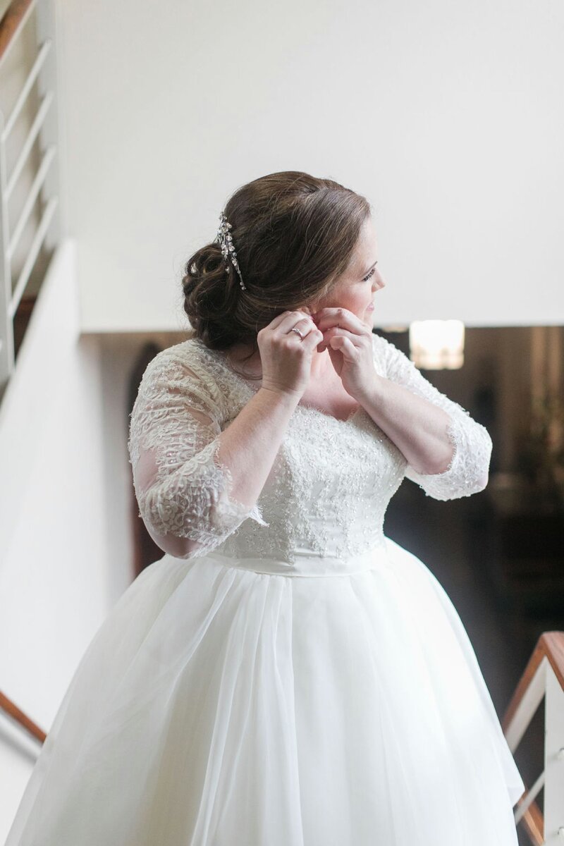 Mike&JulieBeneaththeOaksWedding-58