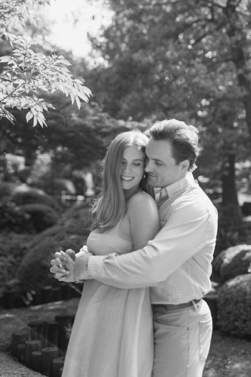 Fort-Worth-Botanic-Gardens-Engagement-Session-Chirstian-Wedding-Photographer-Kortney-Boyett16