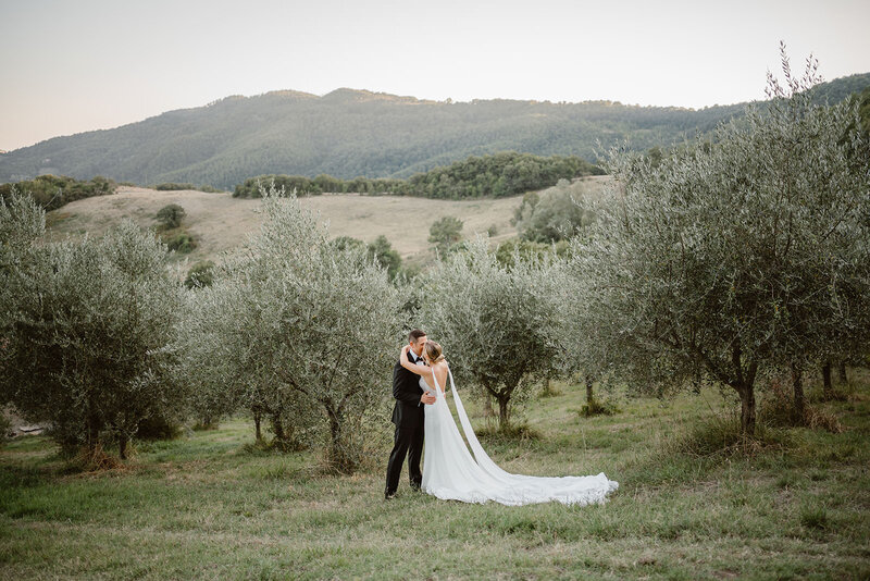romantic wedding in Umbria by  top 10 Italian wedding photographers Ludovica & Valerio