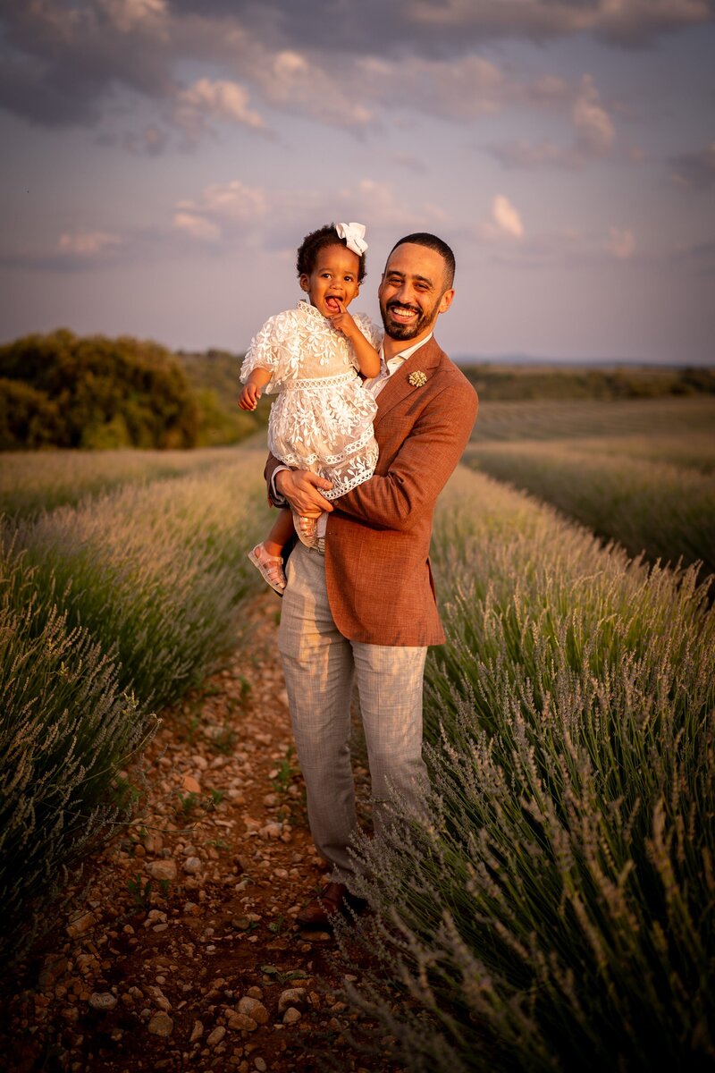 family, photoshoot, valensole, poppies, lavender, photographer, provence