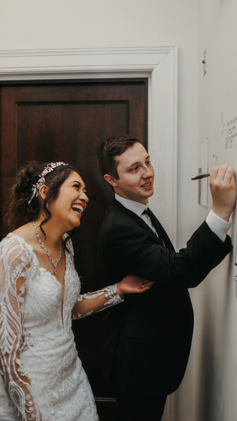 A1F60AEE-CA7D-443D-808D-975A0AC6E5D2