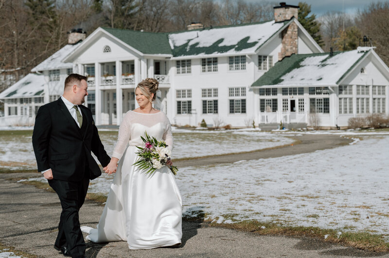A winter wedding at Waldenwoods by a Grand Rapids wedding photographer