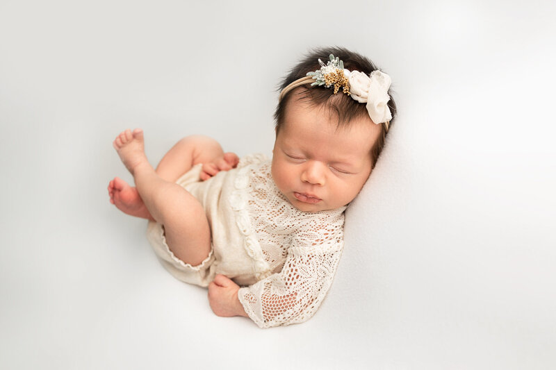 best-columbus-dayton-ohio-newborn-baby-family-photographer-near-me-hilliard-marysville-grove-city-dublin-worthington-westerville-lewis-center-plain-city-amanda-estep-photography