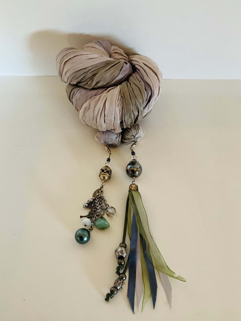 Etole bijoux soie charm's GRIS-BRONZE