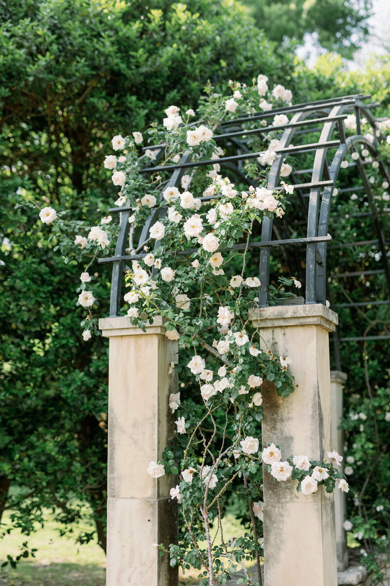 Fort-Worth-Botanic-Gardens-Engagement-Session-Chirstian-Wedding-Photographer-Kortney-Boyett38