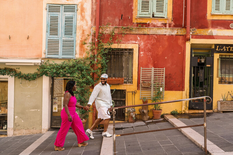 Couples photoshoot in Old Town Nice by Nice couples photographer