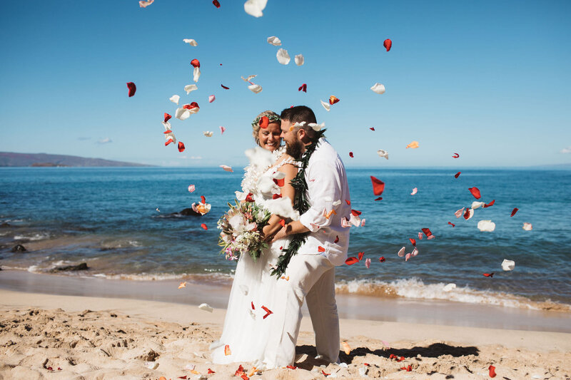 Simple elopement wedding on Maui Hawaii