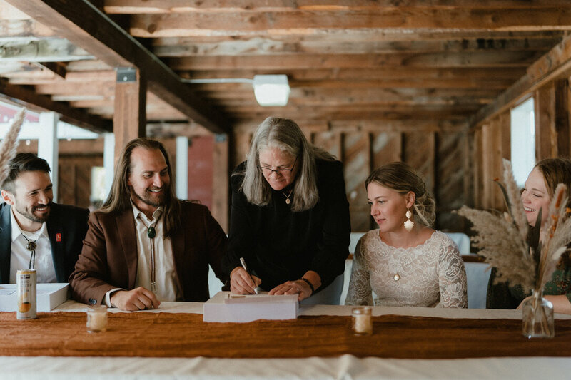 BE2E1024-A801-48D4-B051-96EB486E5344_1_105_c