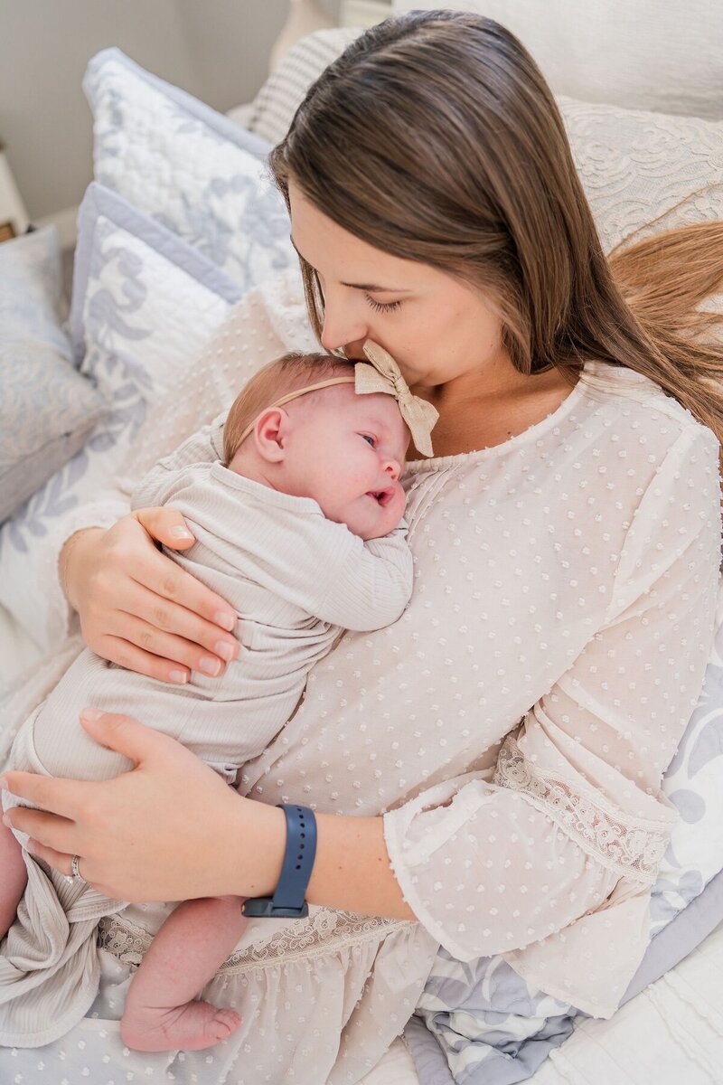 newborn photo session eau claire mom and baby