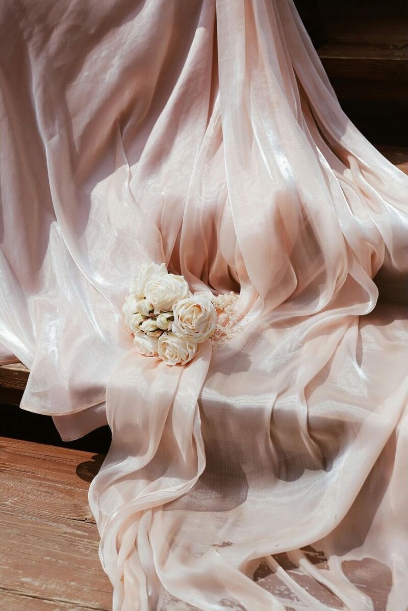 lace wedding dress of seattle bride