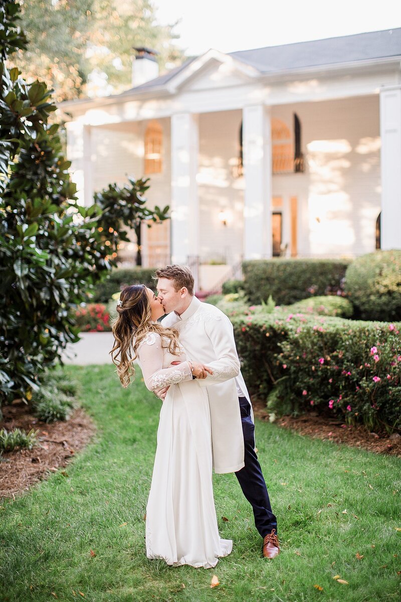 kiss by knoxville wedding photographer, amanda may photos