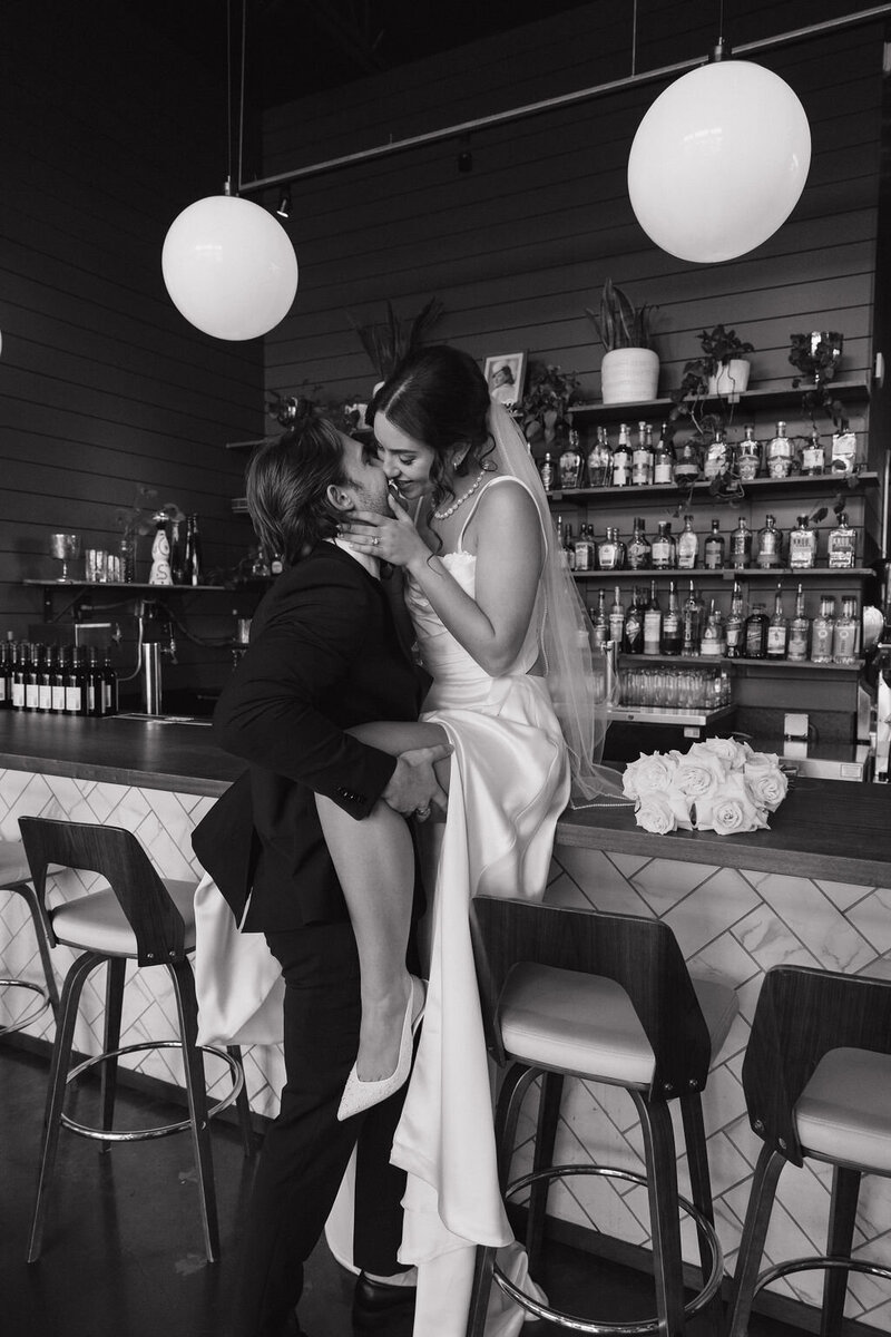 reneewalkerphoto_Oregon_Wedding_Photographer_B+N-40