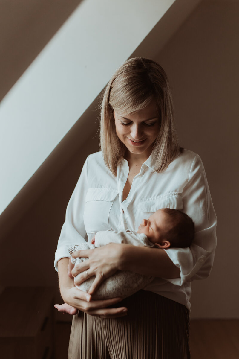 Zwangerschapsshoot golden hour heide Jolien Leen Fotografie