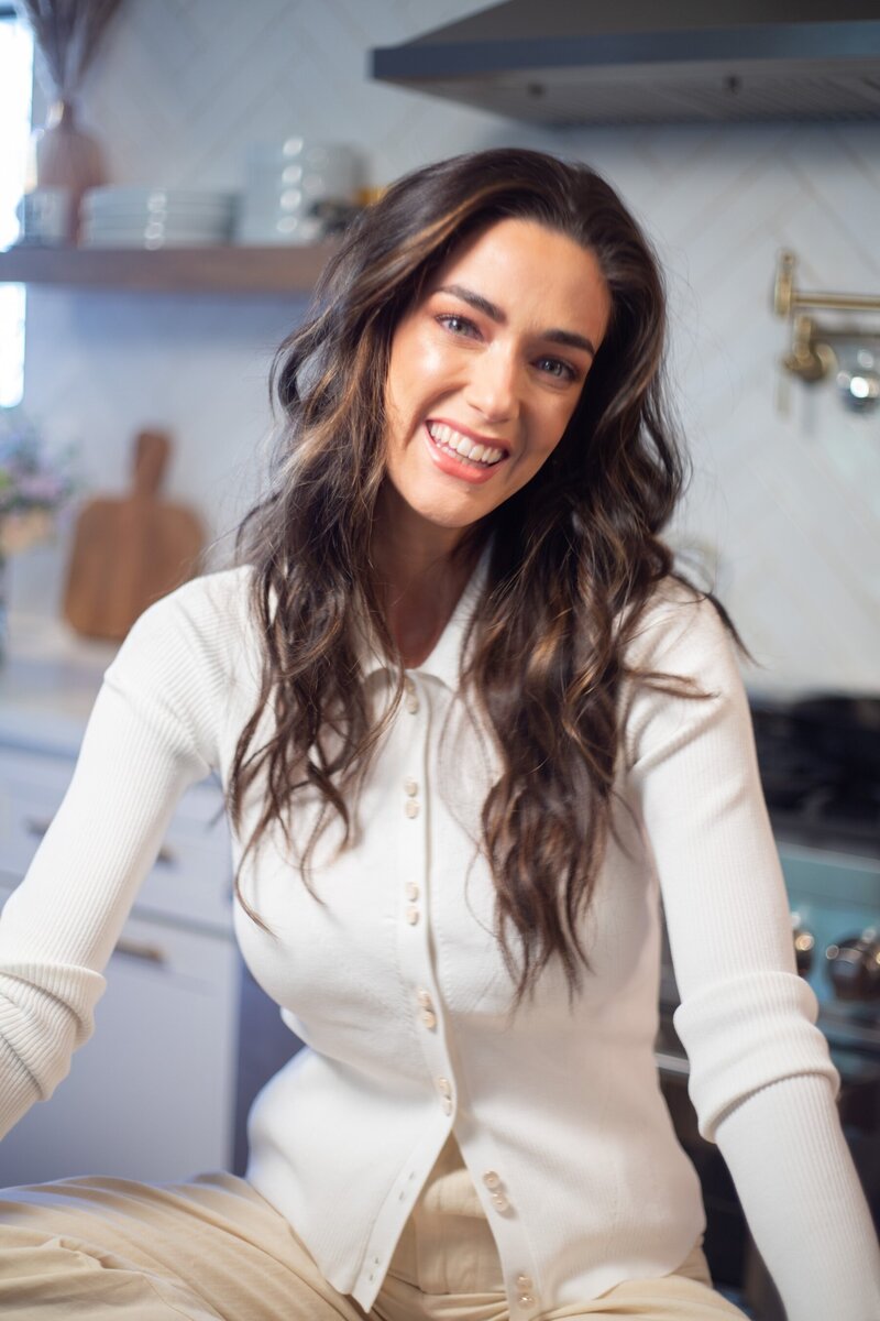 Woman_Smiling_Kitchen