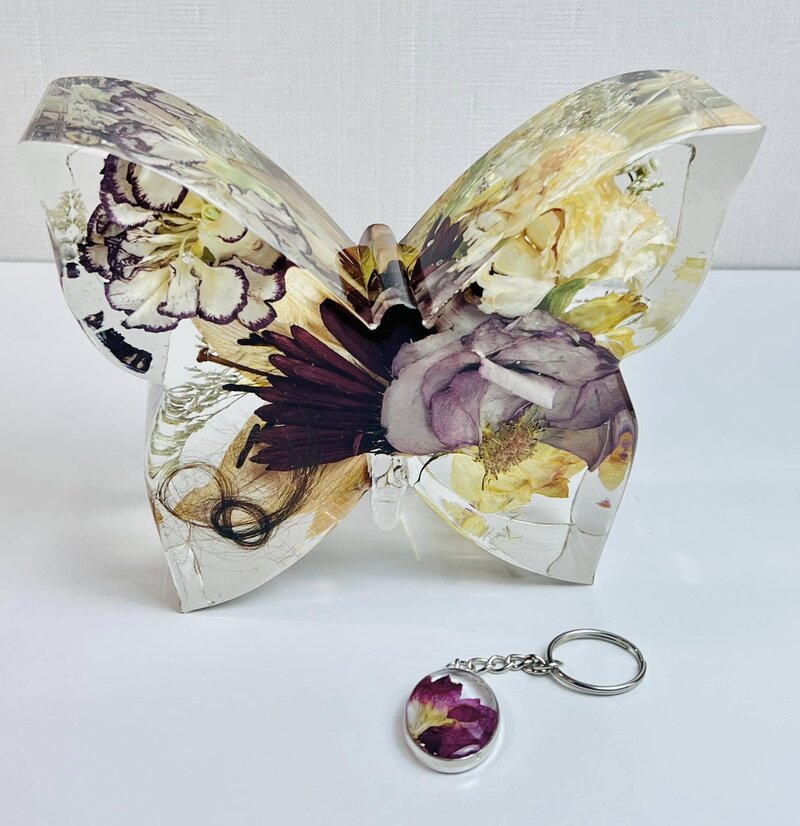 clock, resin keepsake, floral, preservation, flower preservation, bouquet preservation, wedding flower keepsake, memorial keepsake, dried flower keepsake, memorial flower preservation, preserved flowers in resin, texas preservation, cremation keepsake, breastmilk keepsake, ashes, dried flower, pressed flowers