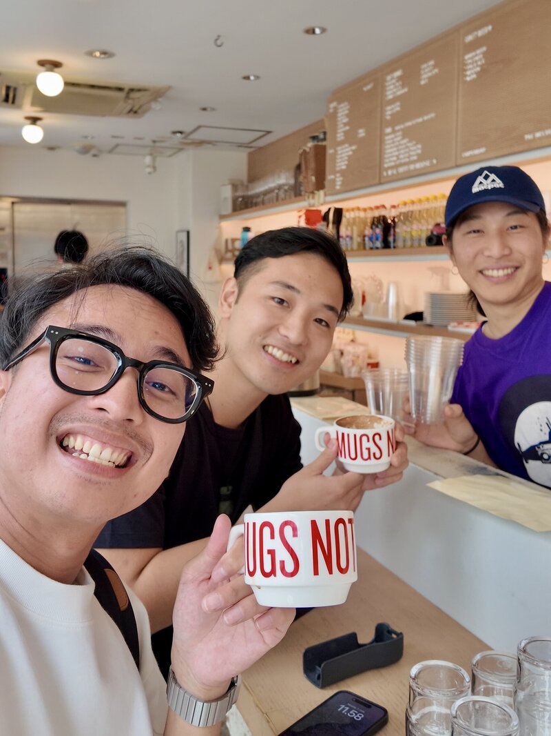 Happy moments of clients enjoying their Tokyo adventures with Yasushi as their guide