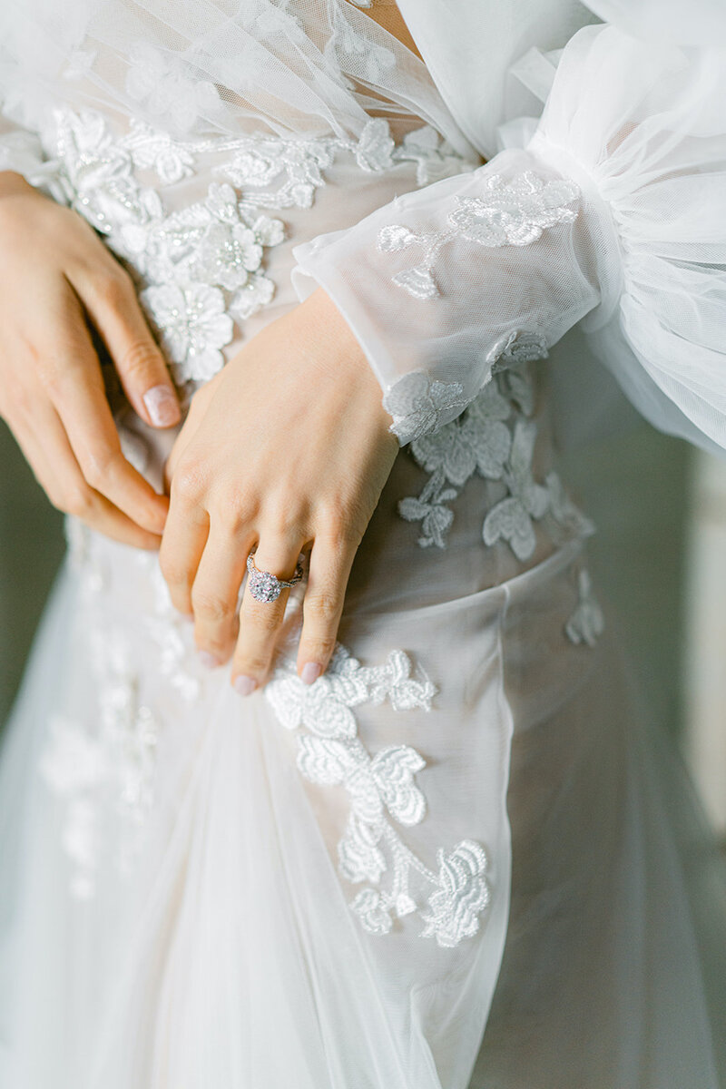 lace wedding dress of seattle bride