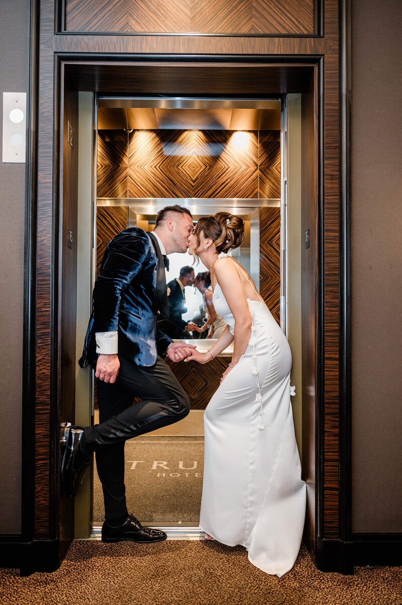 Anamaria Vieriu Photography - Nevena and Igor - Trump Tower Chicago Wedding-2422-psd