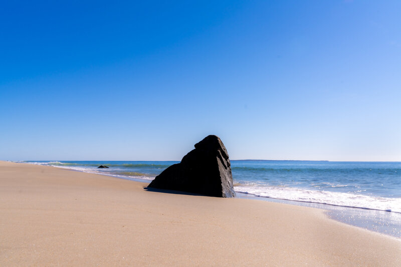 The Meeting of Stone, Sand, Sea, and Sky(1)