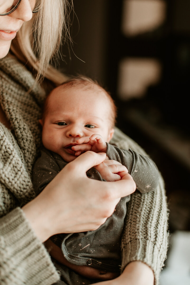 Newborn photos in Winnipeg 