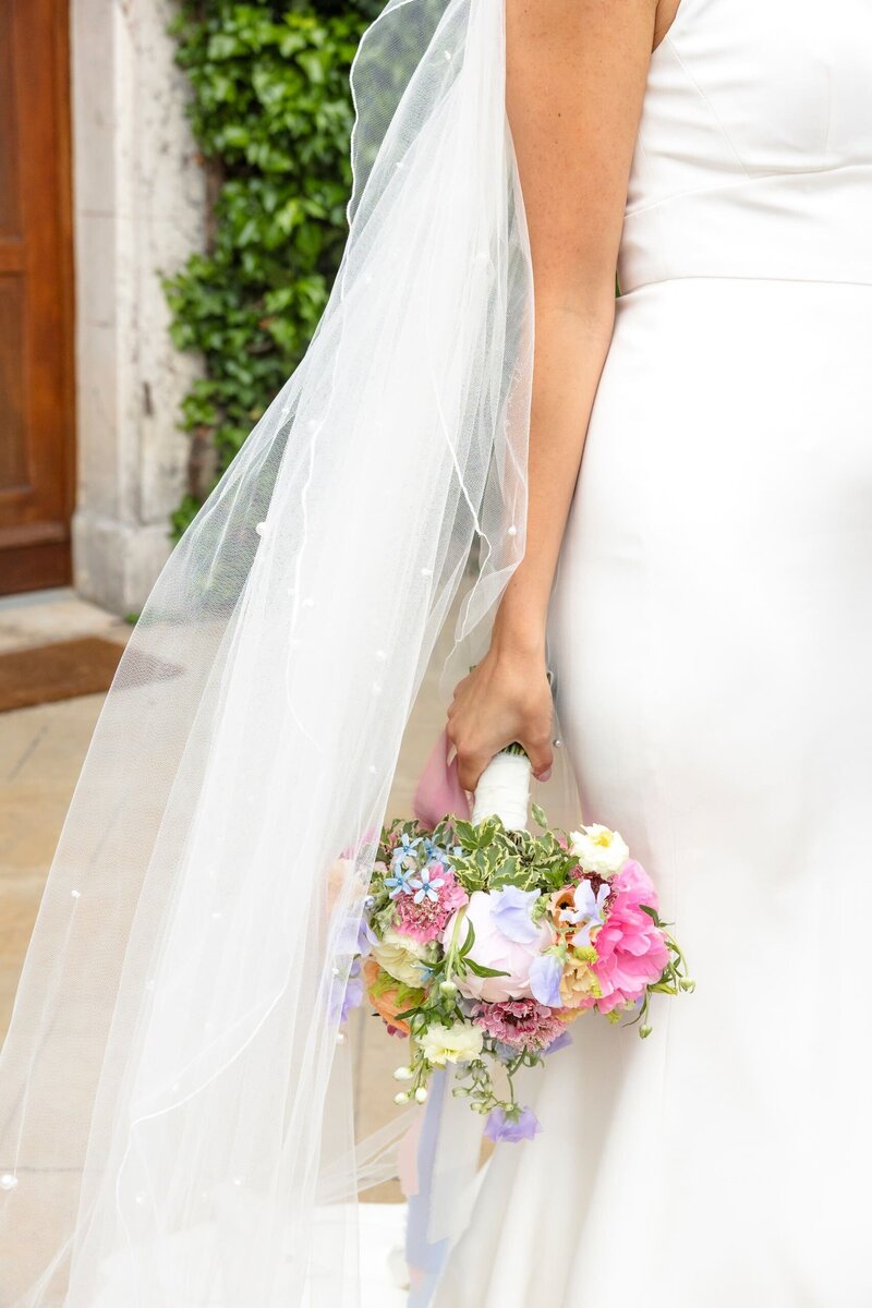 fine-art-colorful-wedding-flowers-france